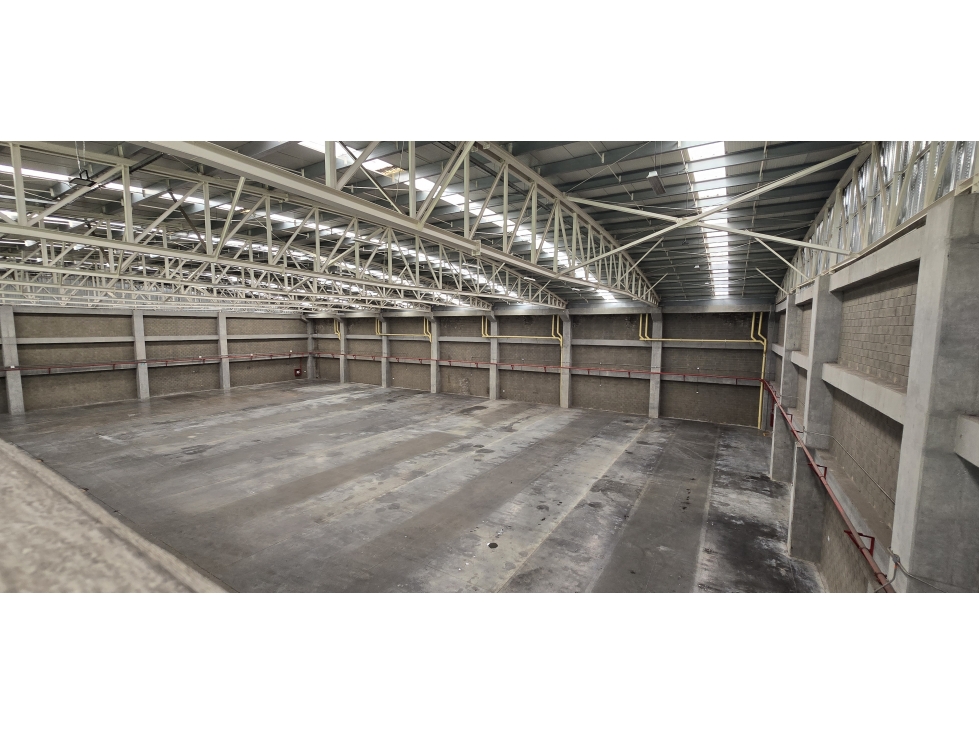 Bodega en Arriendo 3.600 M2 Auto Medellín - 1