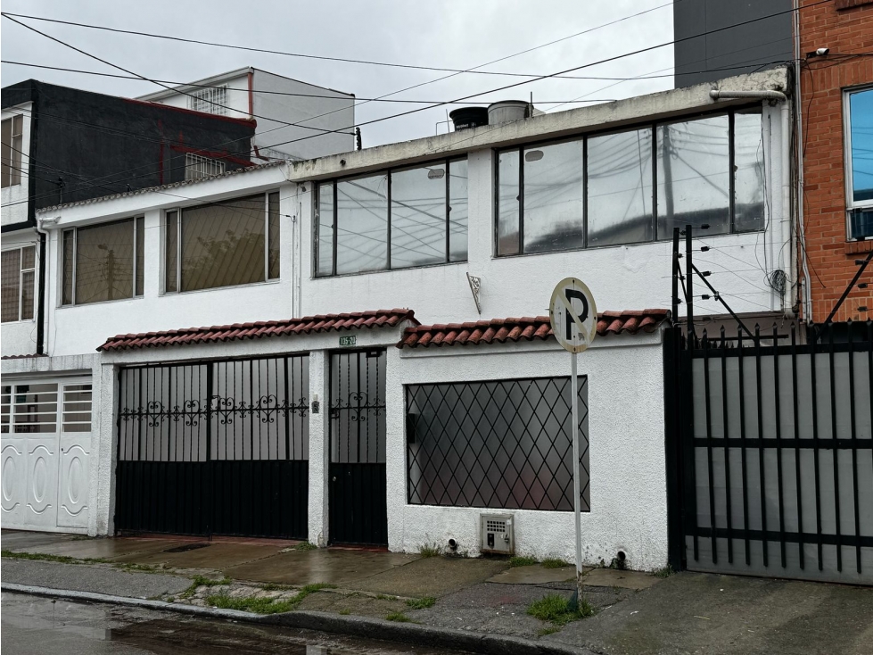 CASA EN VENTA, BARRIO SPRING