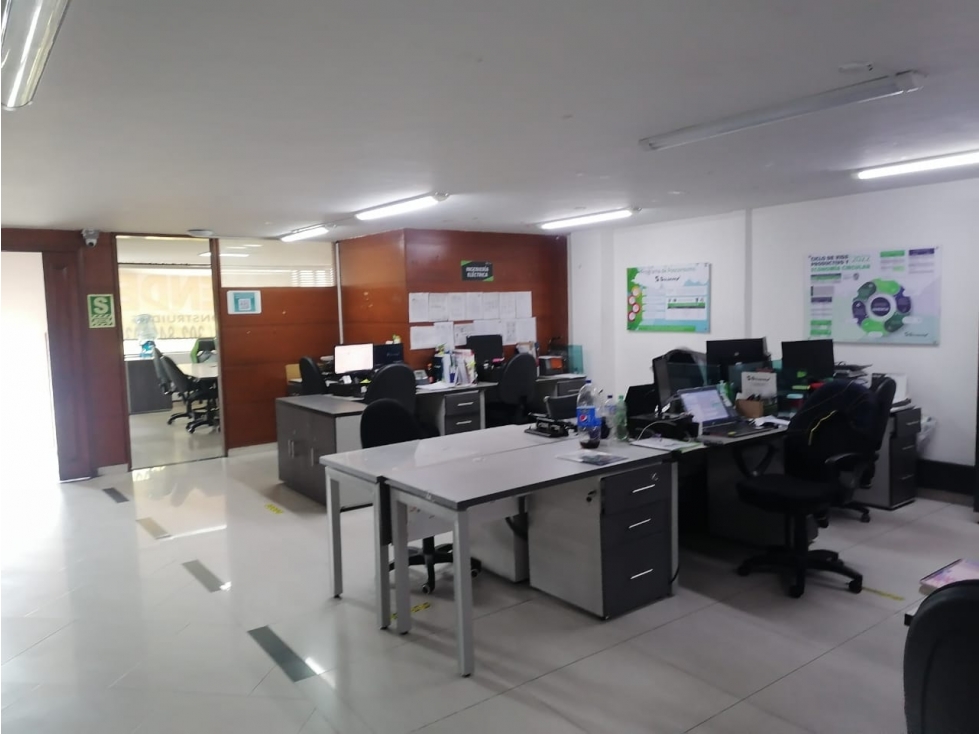 VENTA EDIFICIO MULTISERVICIOS 1.807m² — foto 2