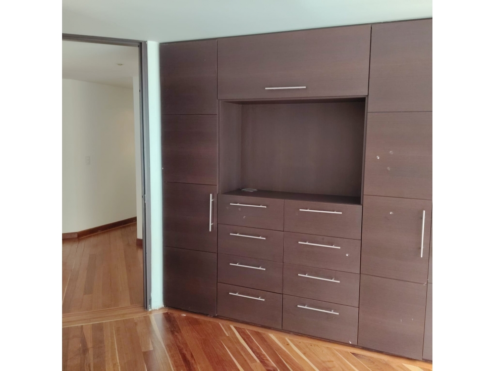 En Venta: Amplio Apartamento 135m² Pepe Sierra | 3 Hab + Estudio