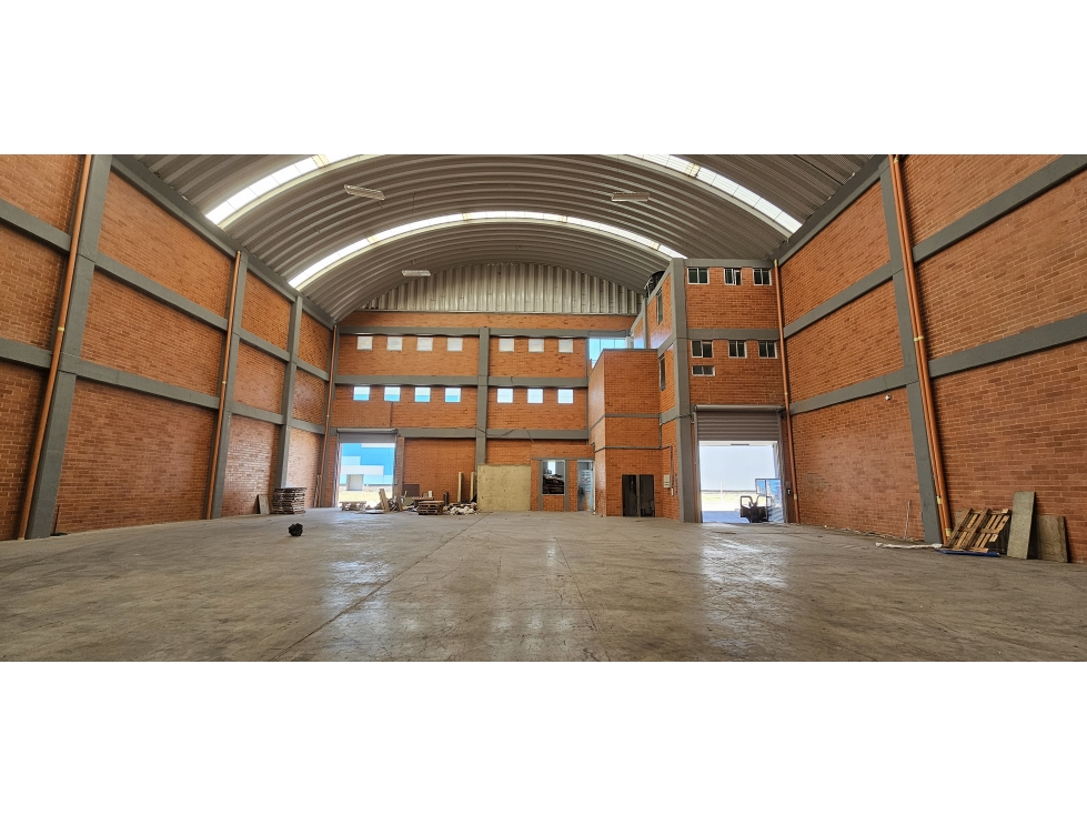 Bodega 1.000 M2 Zona Franca - 3