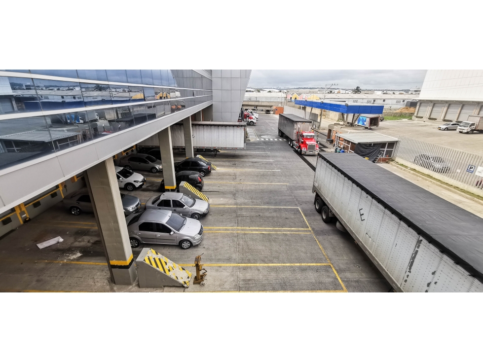 Arrienda Bodega Logistica Barranquilla 3.446 M2 - 6