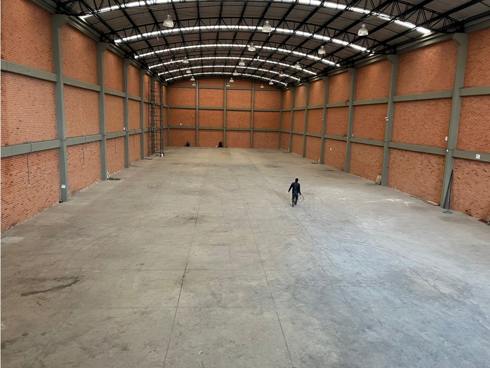 BODEGA EN ARRENDAMIENTO 2.700 M2 MOSQUERA - 1
