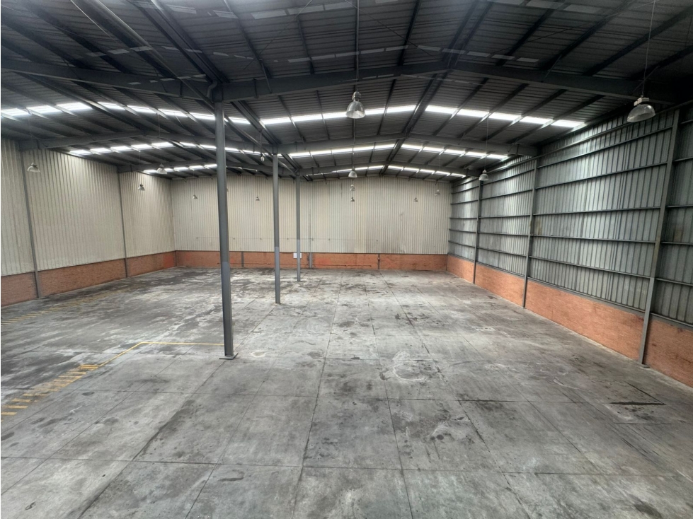 ARRENDMIENTO BODEGA 2480 M2 FUNZA - 2