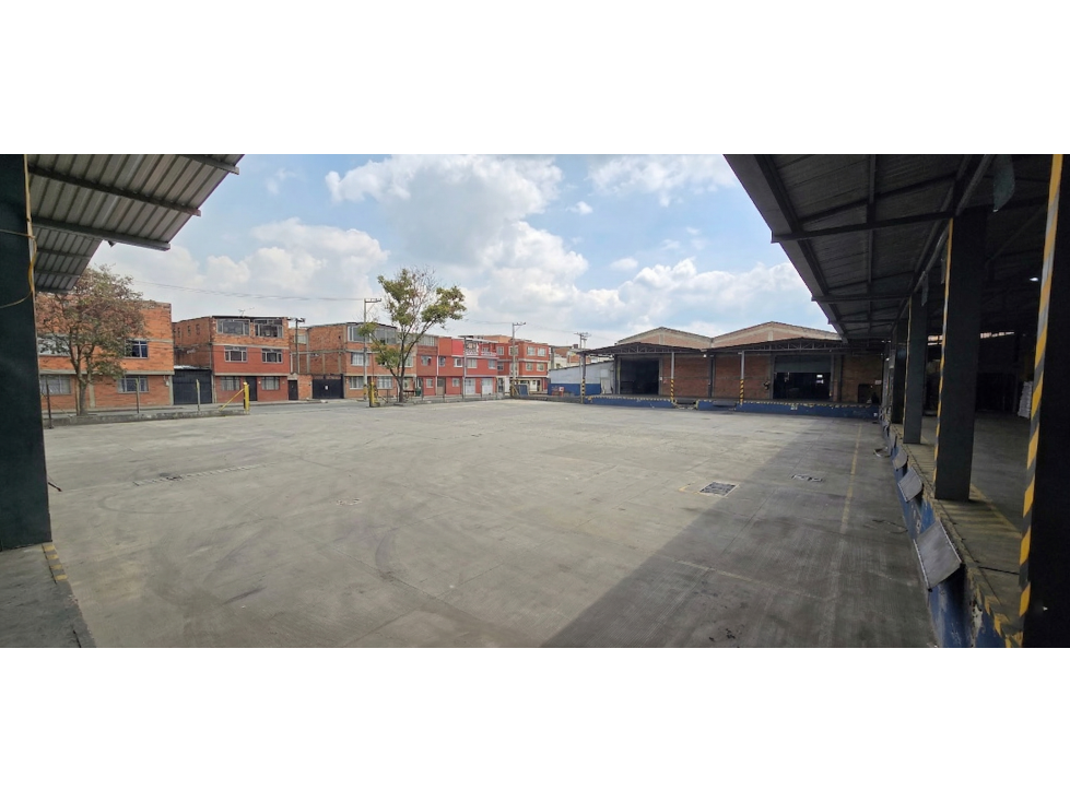 Arrienda Lote Vitrina Comercial 3.600 M2 - 3