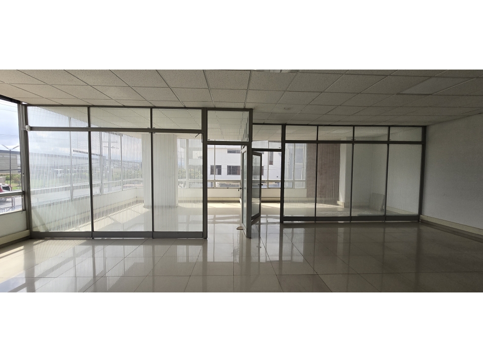Arriendo Edificio en la Autopista Medellín - 3