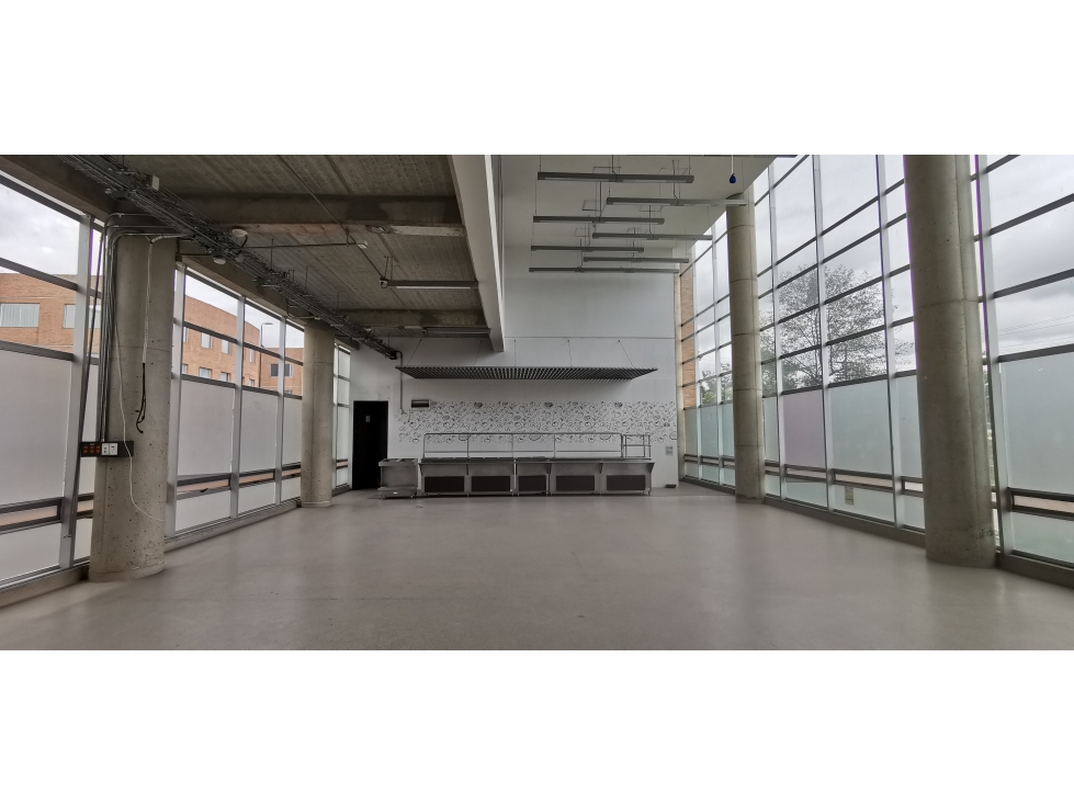 Arrendamiento de Local 600 M2 Primer Piso - 2