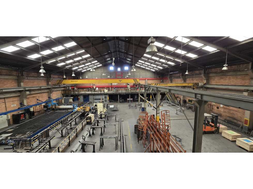 Venta de Bodega Industrial Mosquera 2.318 M2 - 1