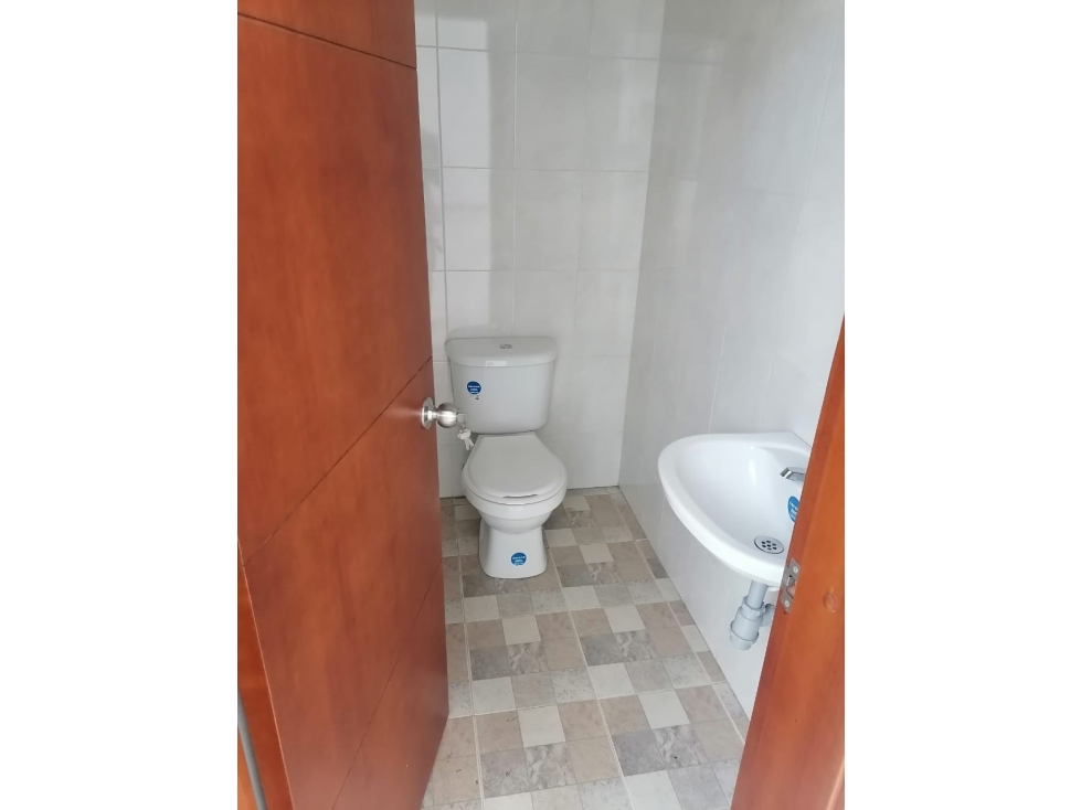 Arrienda Local 218 m2 - 6