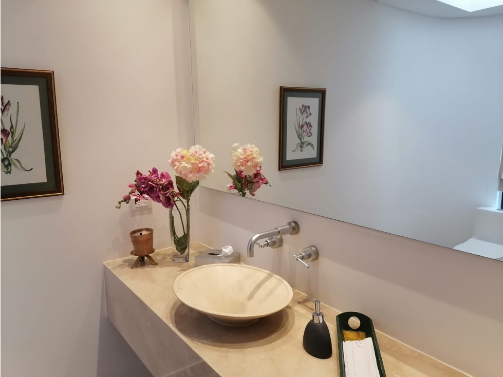 CASA EN VENTA CON APTO EN SANTA ANA — foto 3