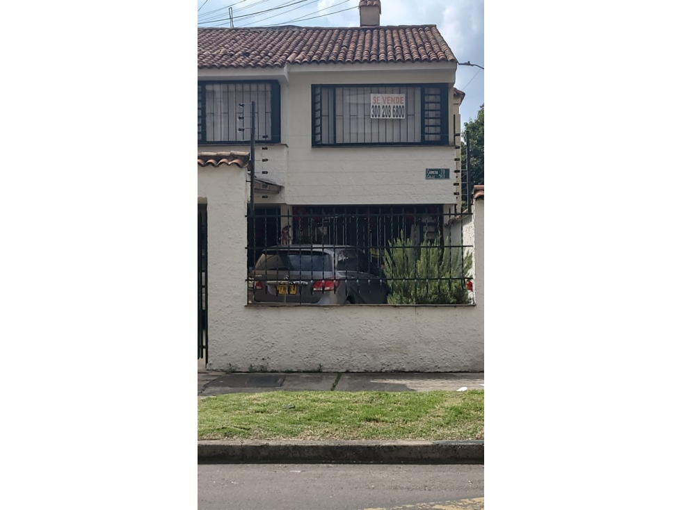 Amplia Casa en Alcalá |187m² Construidos -Lote de 203m² |4 Garaje BBQ — foto 2