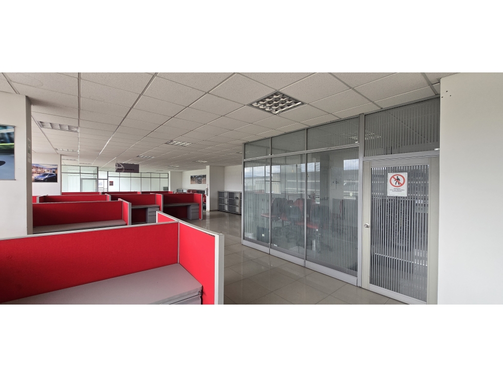 Arriendo Oficina en la Autopista Medellín - 4