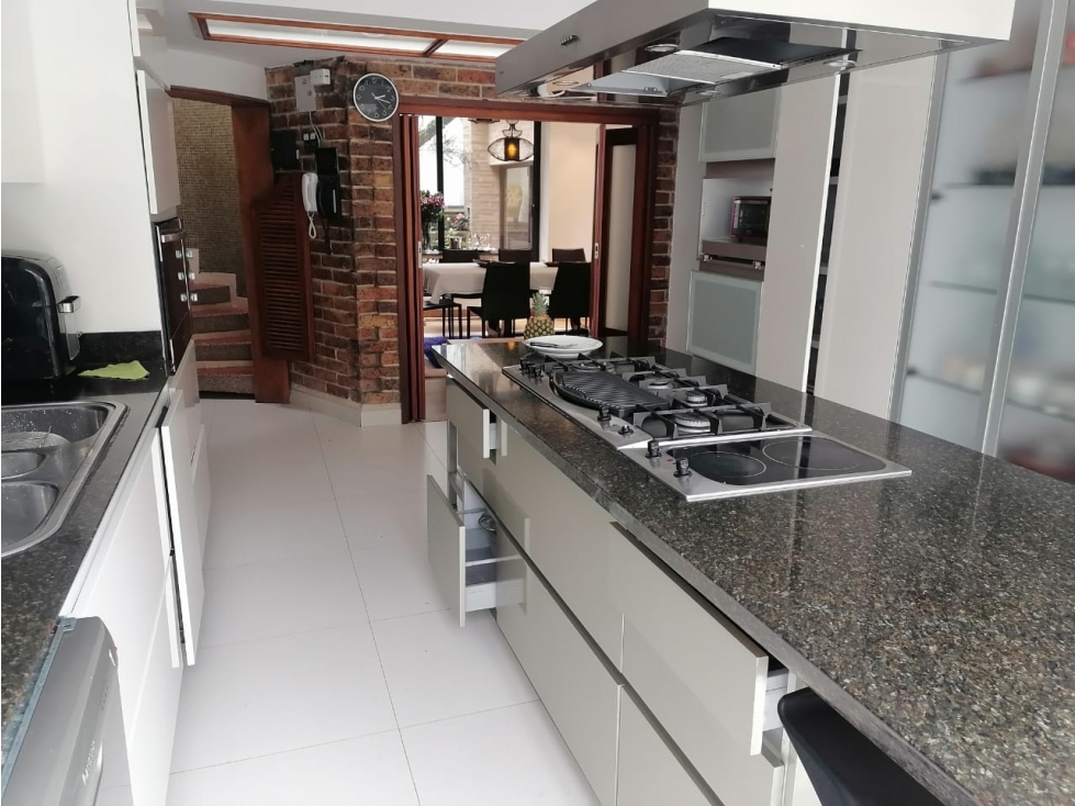 CASA EN VENTA CON APTO EN SANTA ANA — foto 5