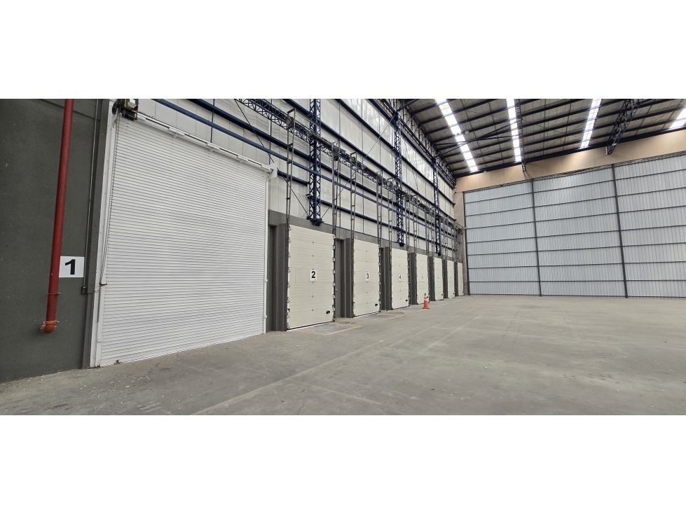 Arrienda Bodega Funza 6.900 M2 - 4