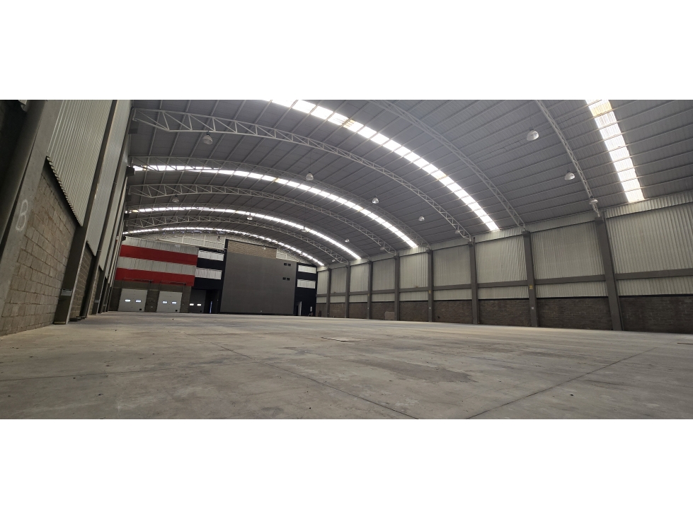 Bodega en Arrendamiento Autopista Medellín 2.600 M2 - 2