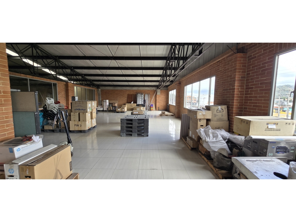 Arrienda Bodega en Cota 1.800 M2 - 4