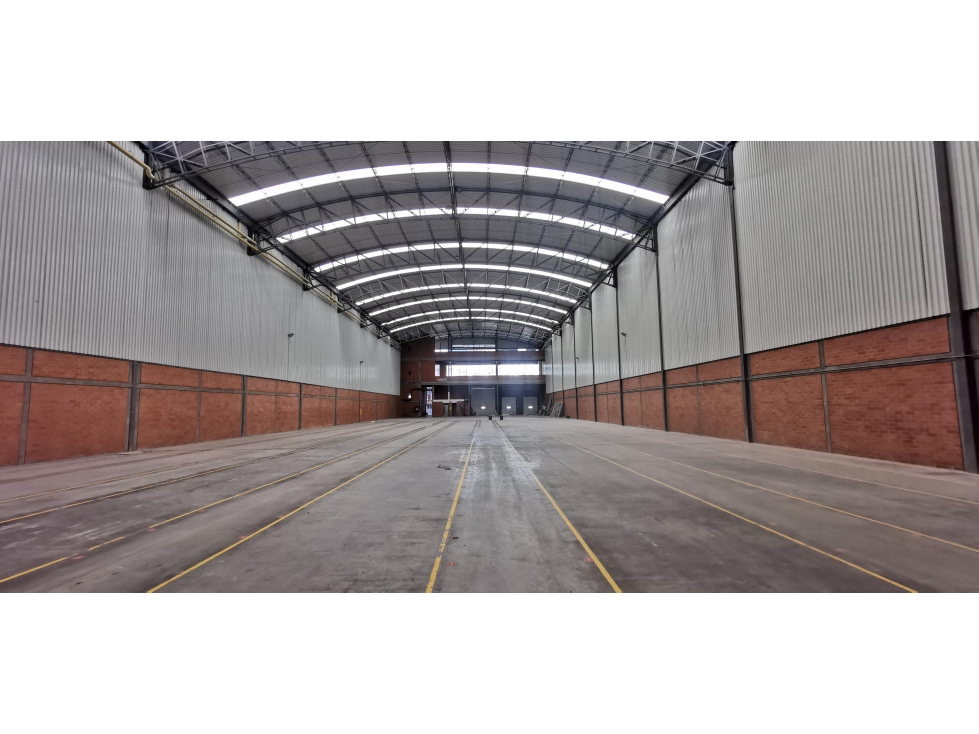 Se Arrienda Nueva Bodega 4.256 M2 Fontibón
