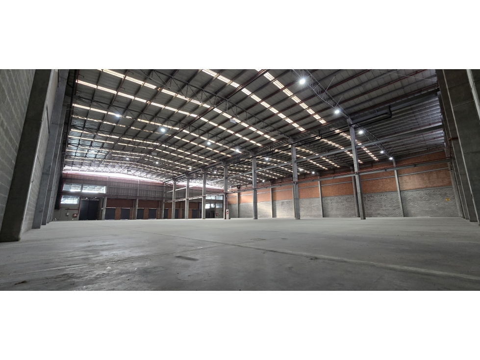 Arrienda Excelente Bodega Fontibón 2.557 M2 — foto 5