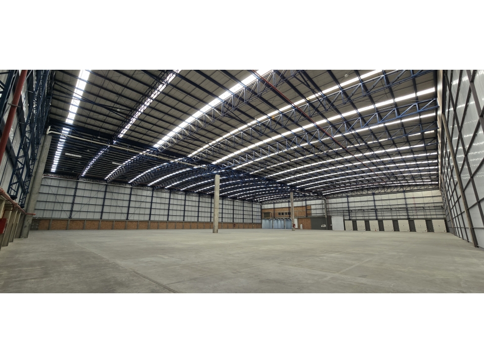 Arrienda Bodega Funza 6.900 M2 - 3