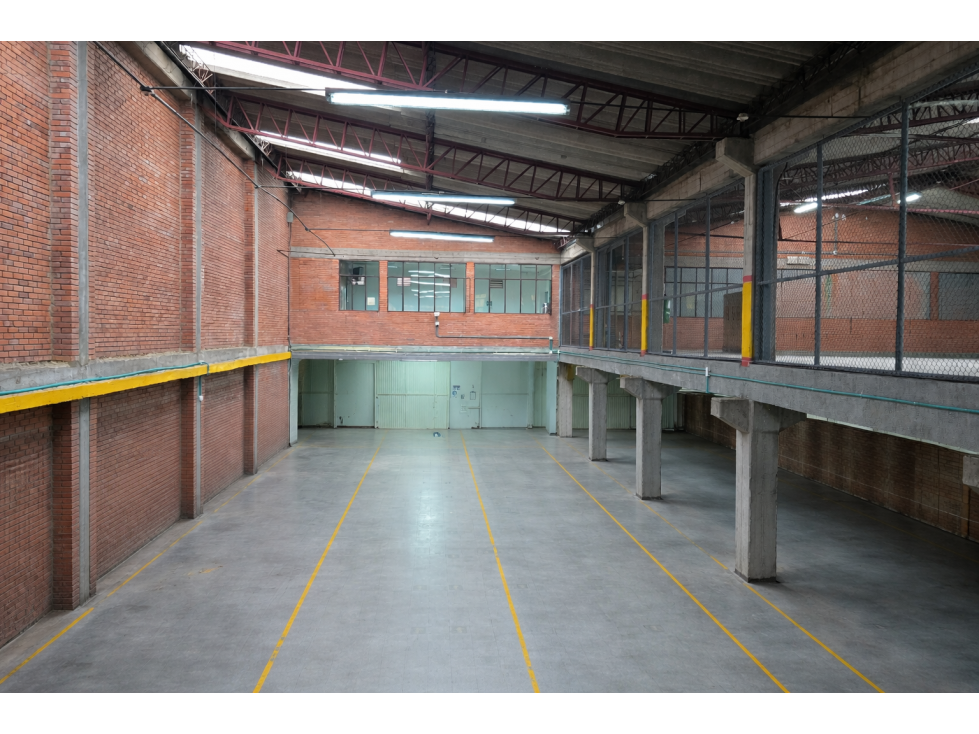 Oportunidad de Bodega Industrial y Logística Engativá 3.064 M2