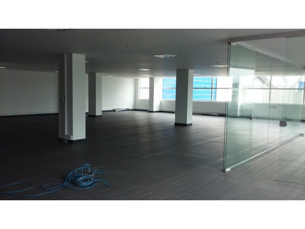 Arrienda Oficinas Autopista Medellín 2.132 M2 - 5