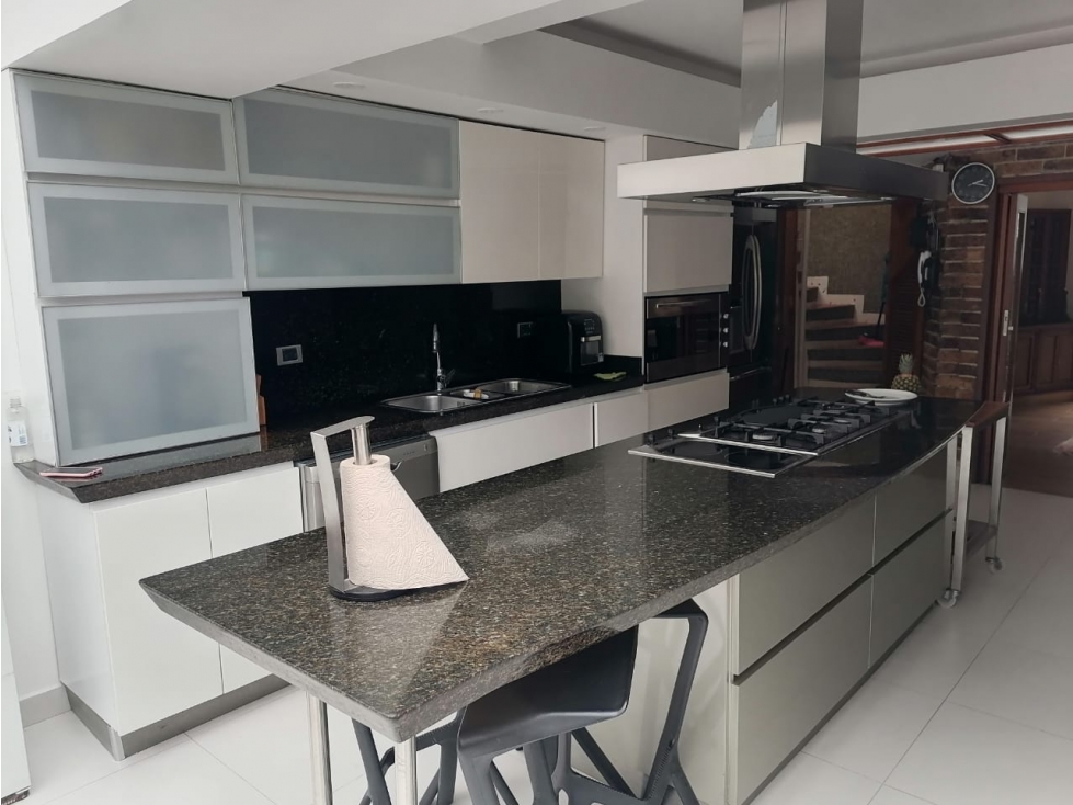 CASA EN VENTA CON APTO EN SANTA ANA — foto 4