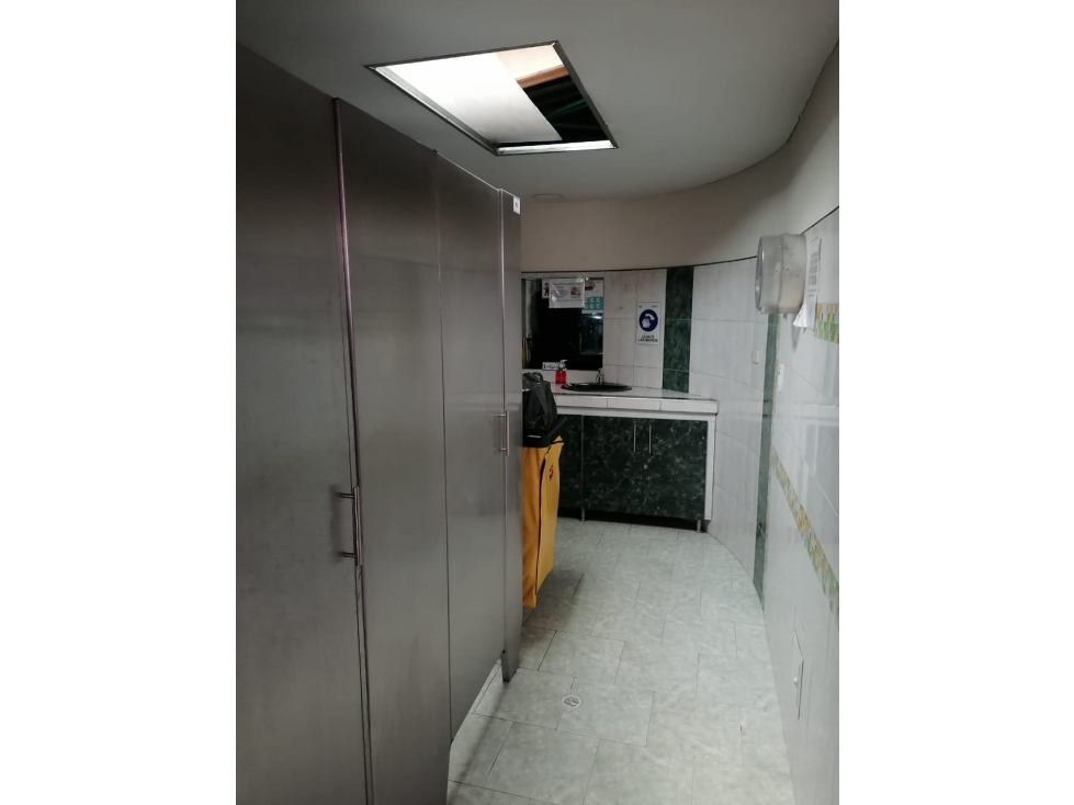VENTA EDIFICIO MULTISERVICIOS 1.807m² — foto 4