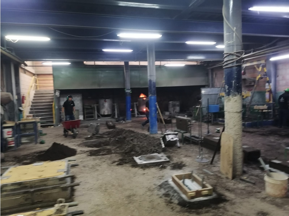 VENTA EDIFICIO MULTISERVICIOS 805.99M² — foto 4