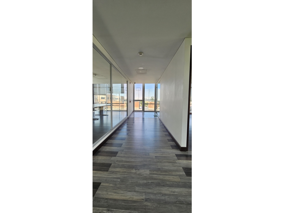 Alquiler de Oficinas en la Autopista Medellín 1.764 M2 - 3