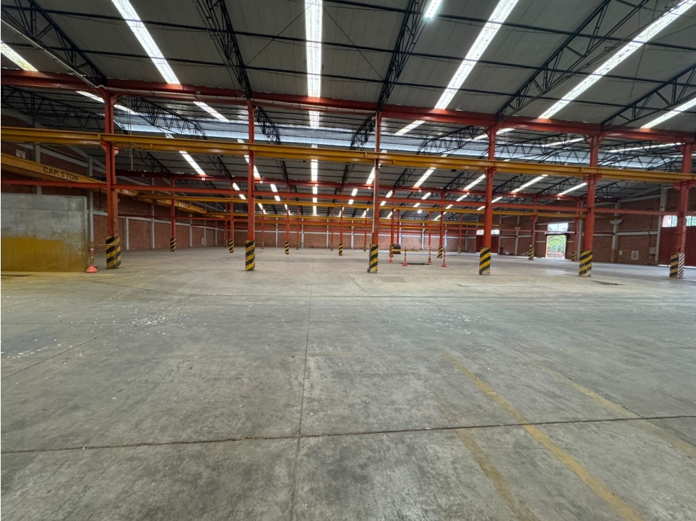 VENDE BODEGA 7.572 M2 FUNZA - 6
