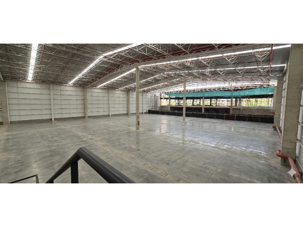 Bodega Logística de 5.700 M2 en Calle 13 — foto 3