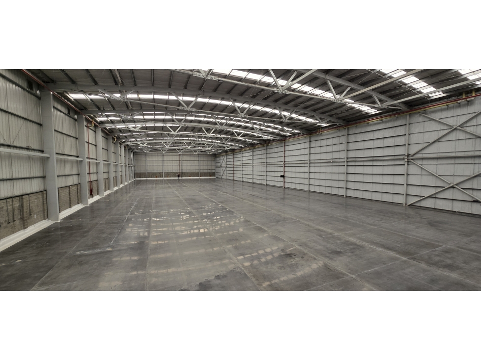 Arrendamiento Bodegas Clase A 5.320 M2 - 4