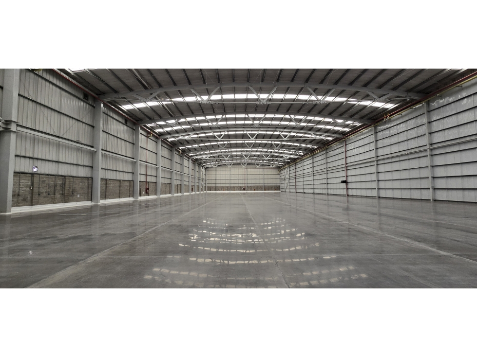Arrendamiento Bodegas Clase A 5.320 M2 - 1