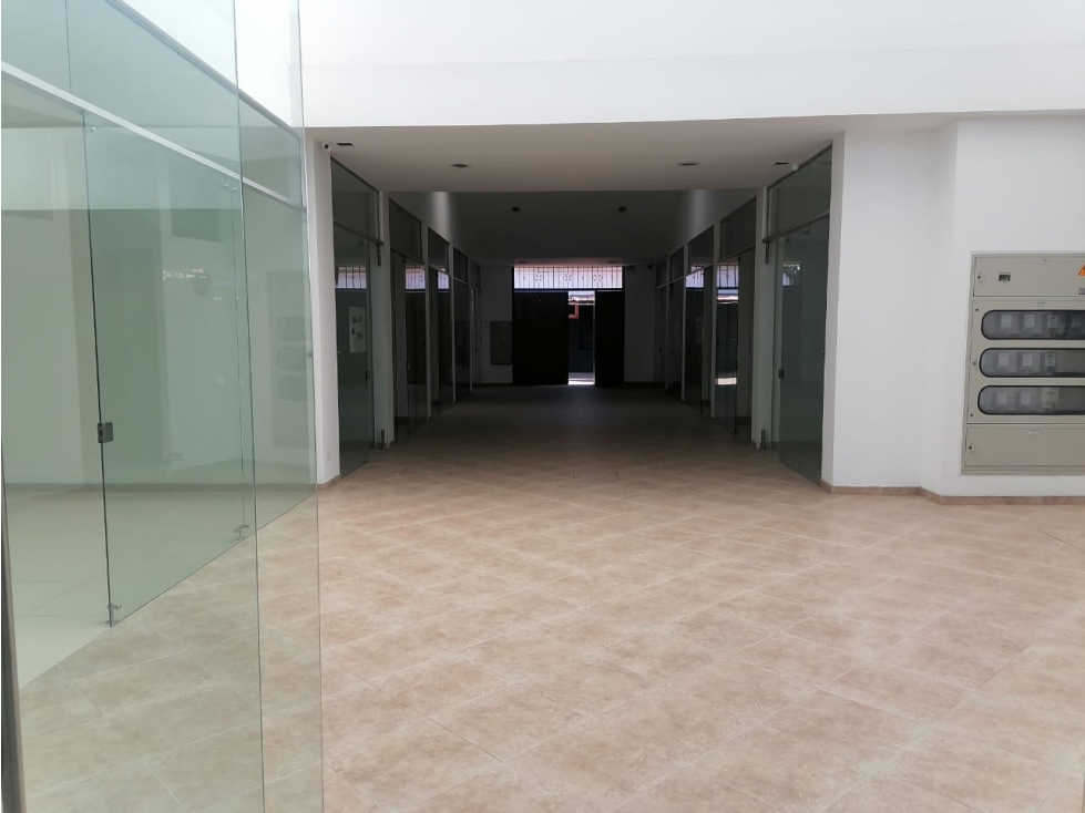 Arrienda Local 218 m2 - 4