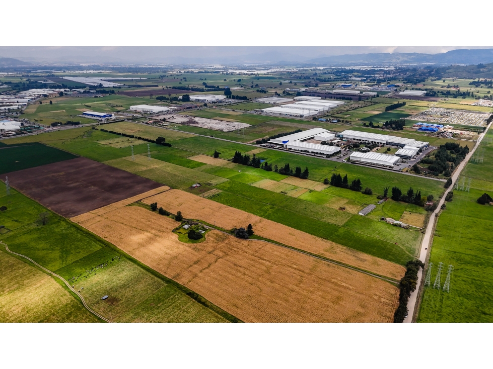 SE VENDE LOTE INDUSTRIAL 87.990 M2 SIBERIA - 1