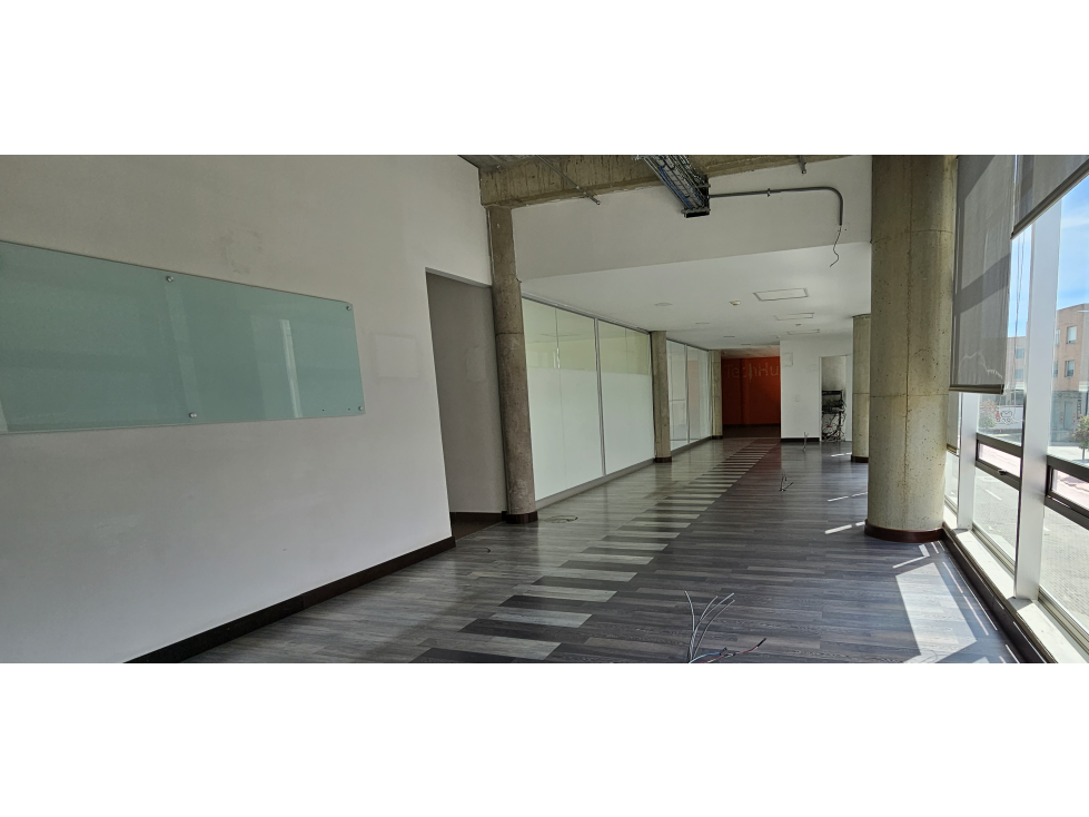 Alquiler de Oficinas en la Autopista Medellín 1.764 M2 - 4