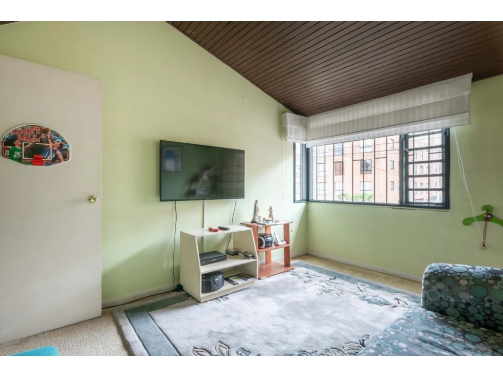 Amplia Casa en Alcalá |187m² Construidos -Lote de 203m² |4 Garaje BBQ — foto 4