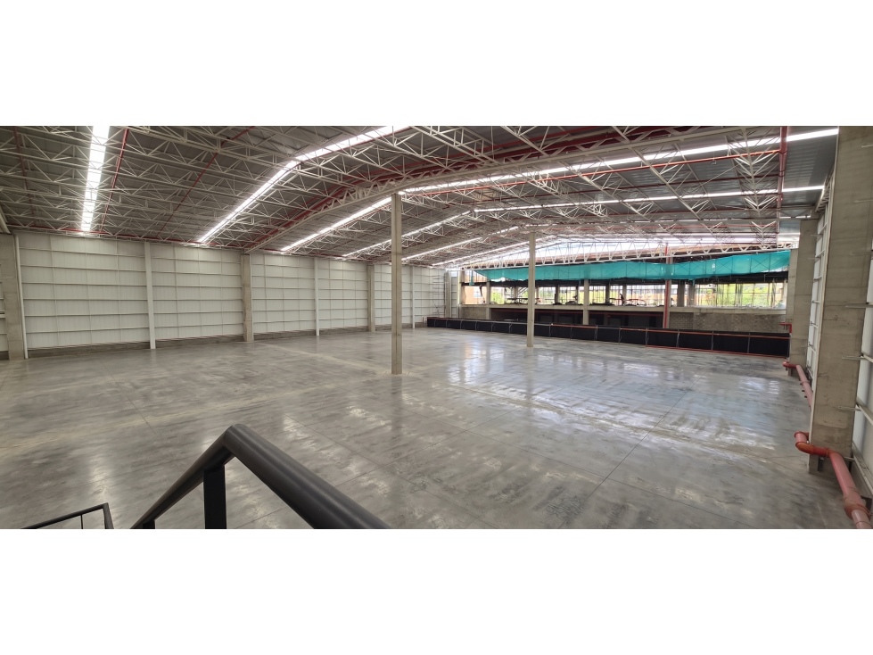 Bodega Logística de 5.700 M2 en Calle 13 — foto 4