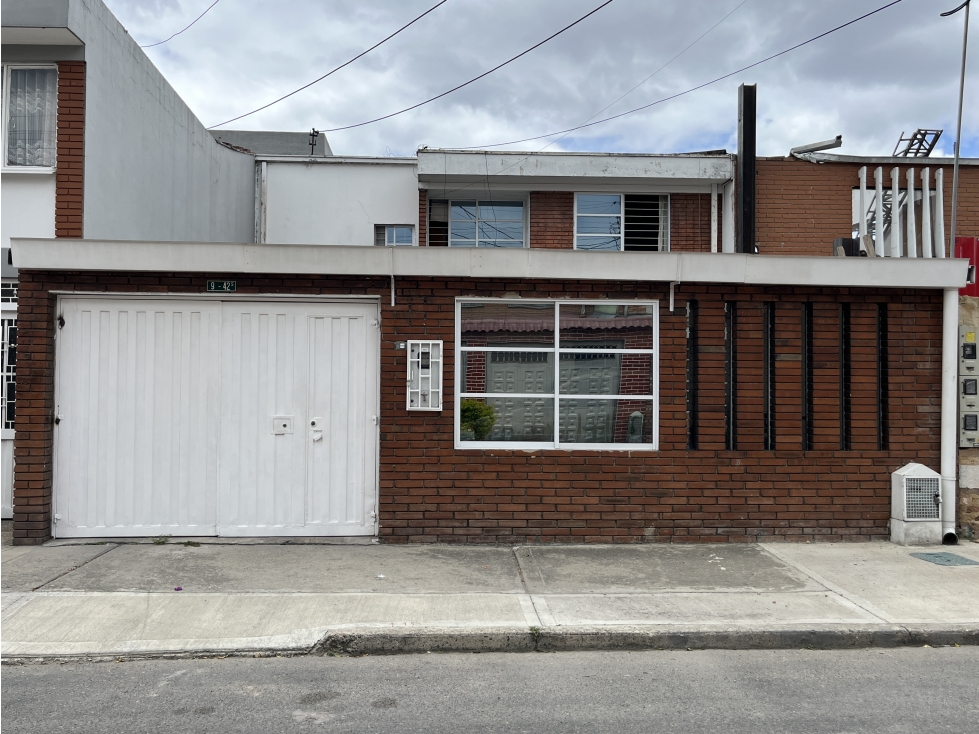 CASA EN VENTA, BARRIO CIUDAD MONTES