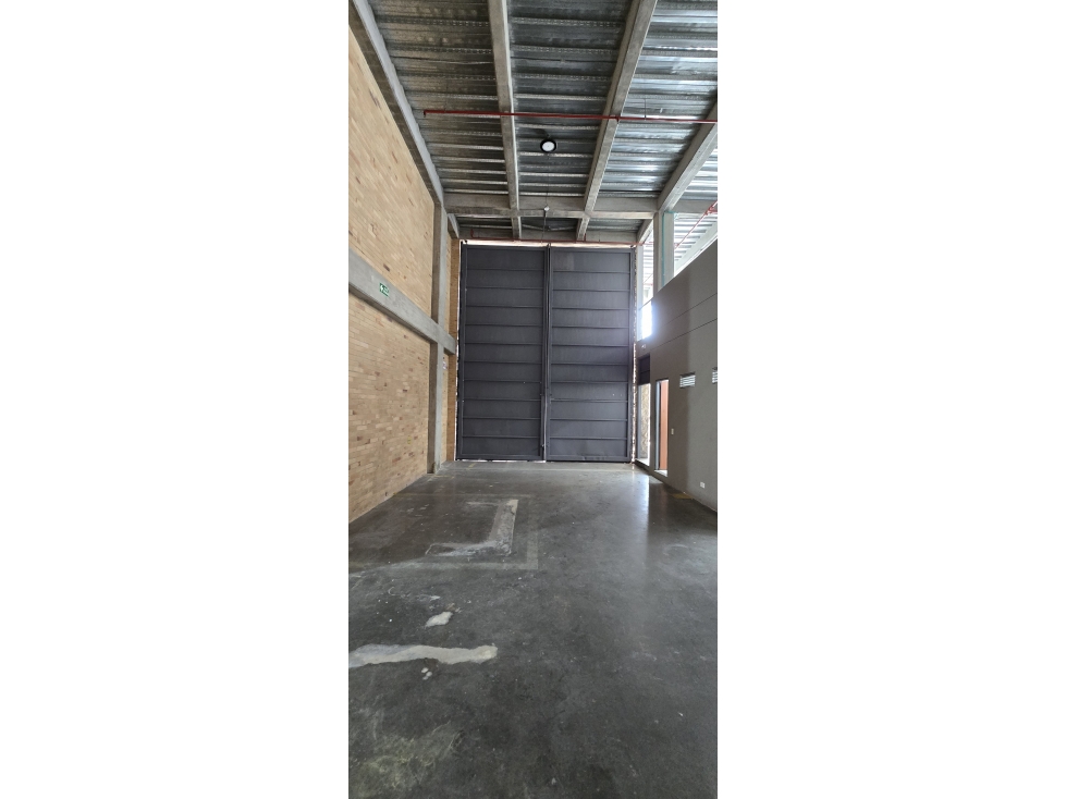 Arrienda Excelente Bodega Fontibón 2.557 M2 — foto 6