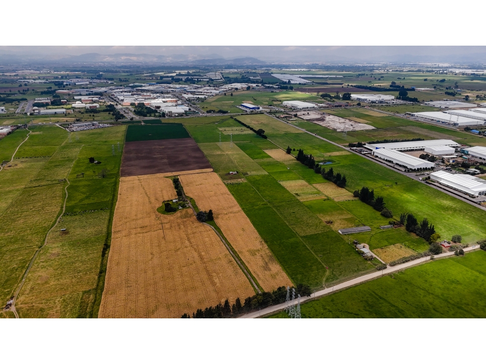 SE VENDE LOTE INDUSTRIAL 87.990 M2 SIBERIA - 5