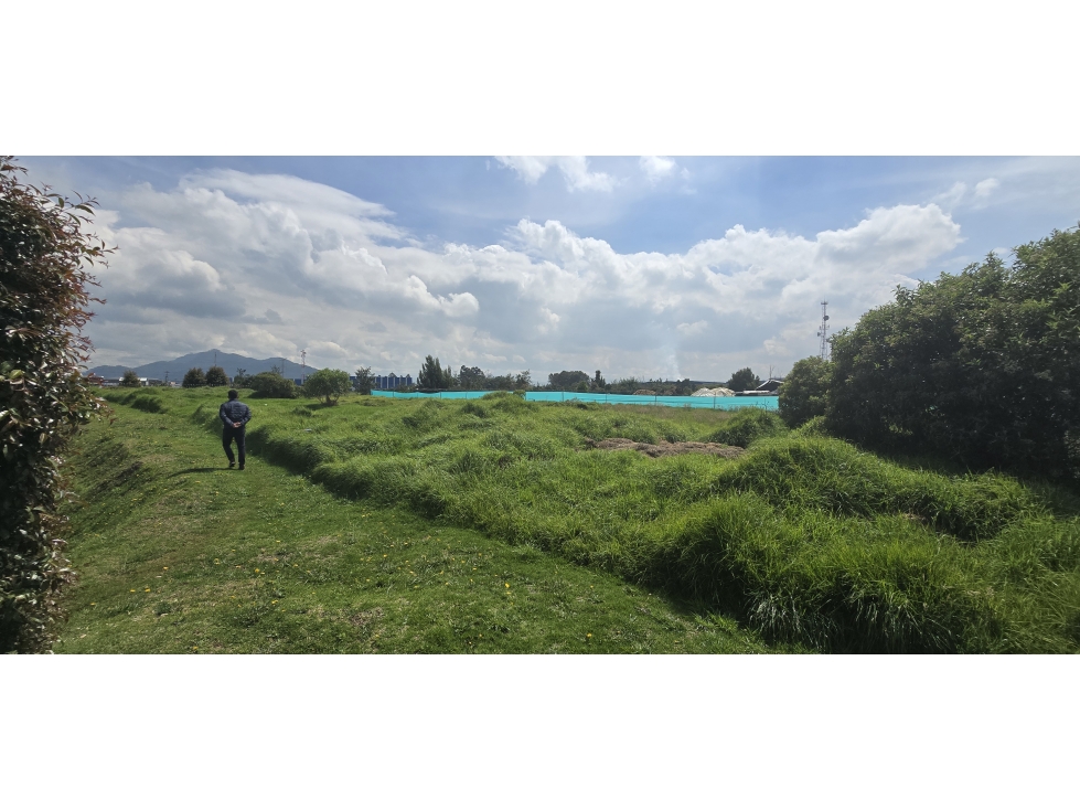 Venta de Lote 3.723 M2 Comercial - Industrial - 5