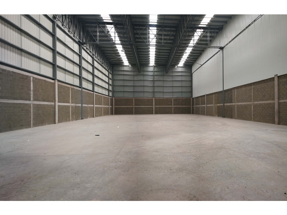 Vendo Bodega en Parque Industrial 2.994 M2 - 2