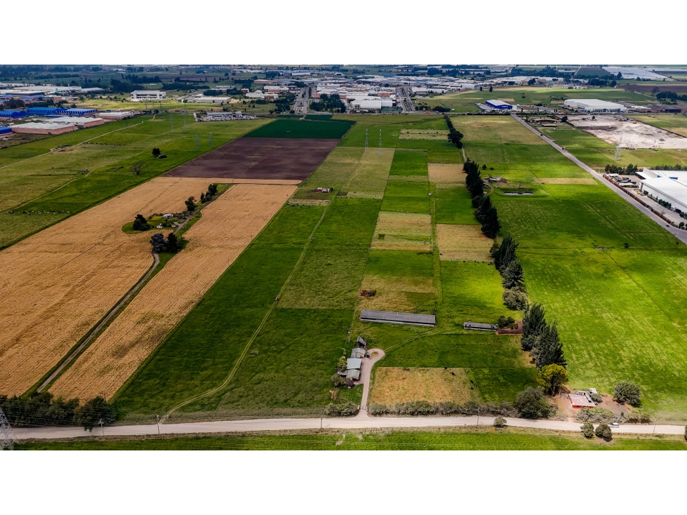 SE VENDE LOTE INDUSTRIAL 87.990 M2 SIBERIA - 6