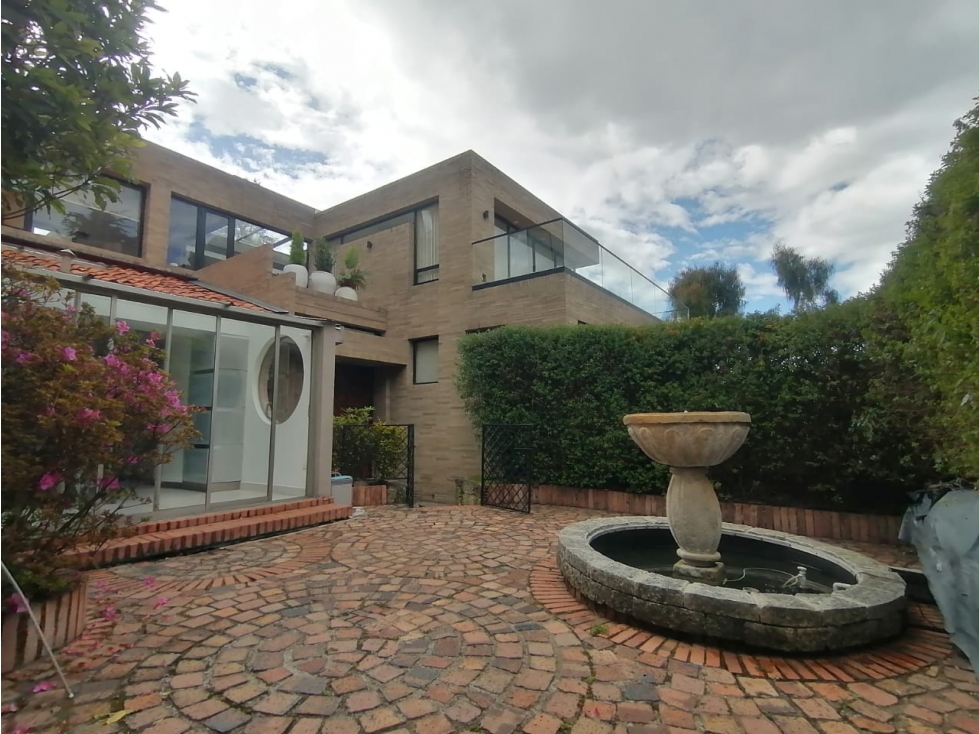 CASA EN VENTA CON APTO EN SANTA ANA — foto 2