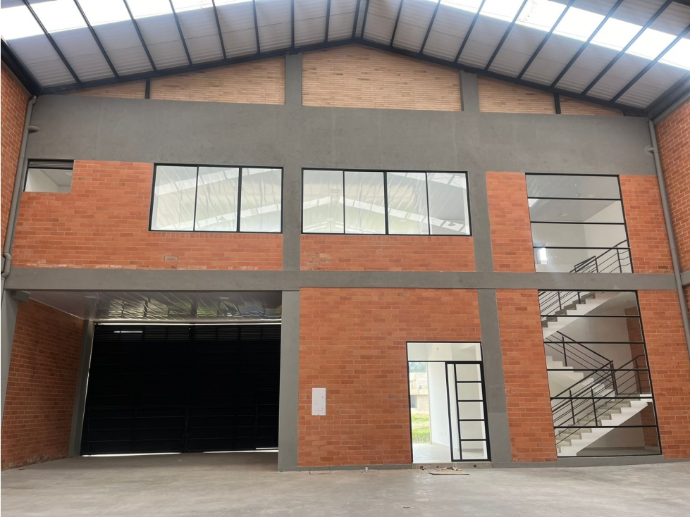 ARRIENDA BODEGA 668 M2 MADRID - 3