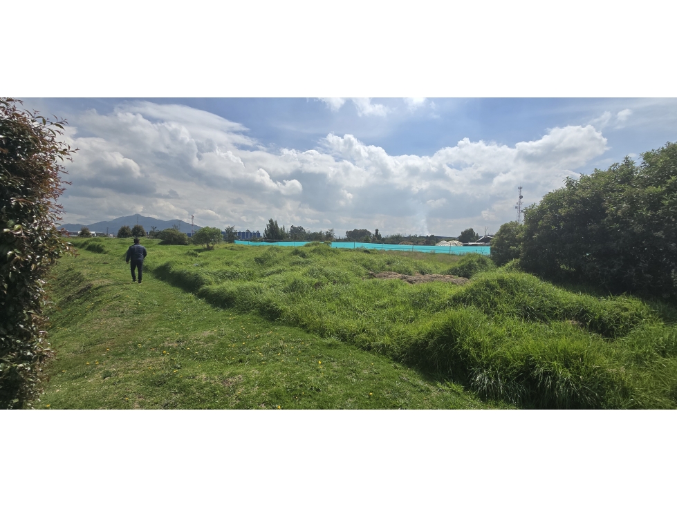 Venta de Lote 3.723 M2 Comercial - Industrial - 6