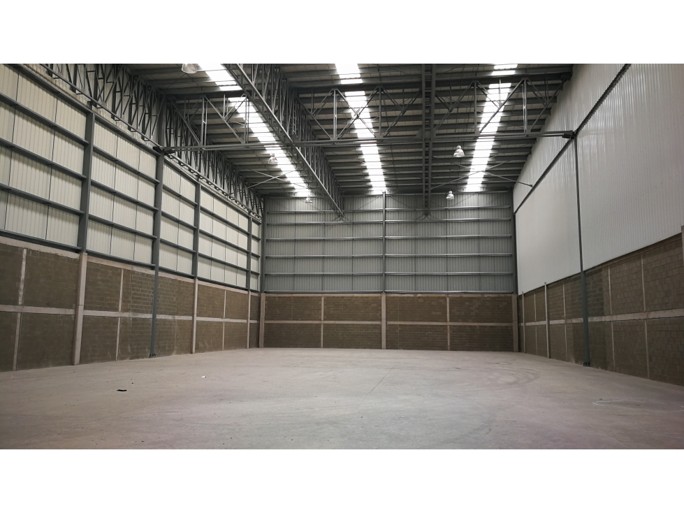 Vendo Bodega en Parque Industrial 2.994 M2 - 3