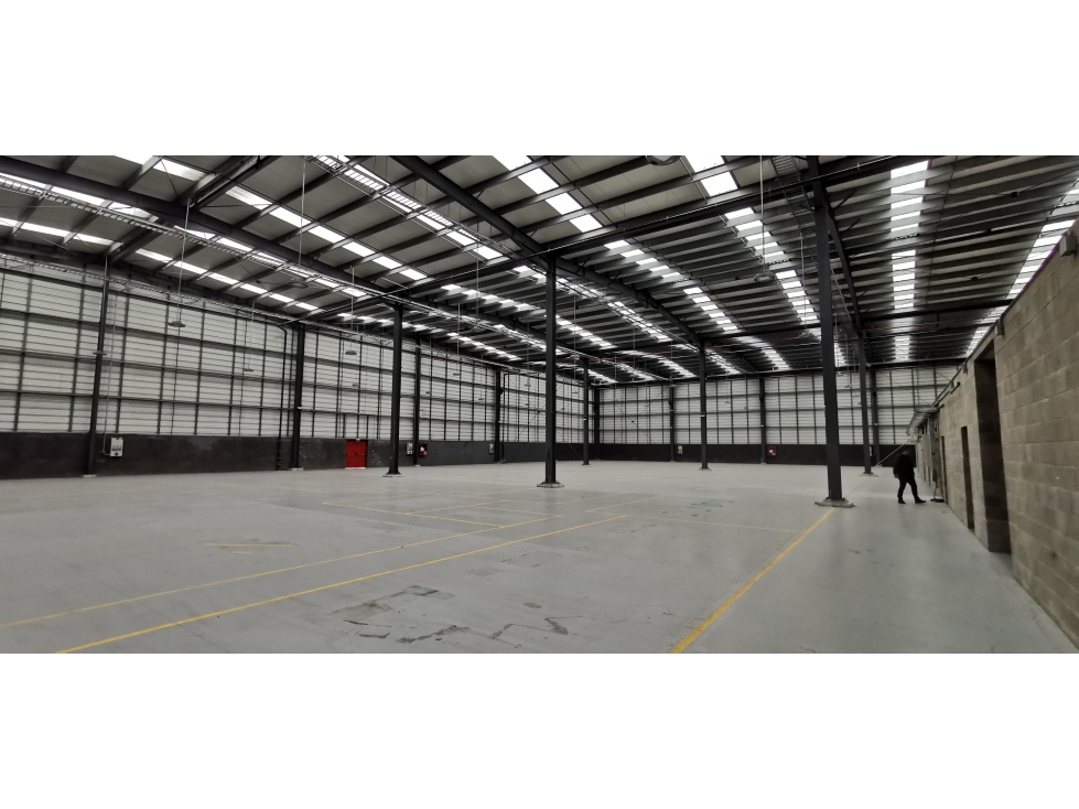 Arrienda Bodega 2.500 M2 de 400 KVA - 2