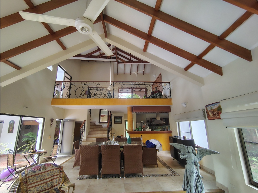 SE VENDE CASA EN CONDOMINIOS LA COLINA - MELGAR - 2